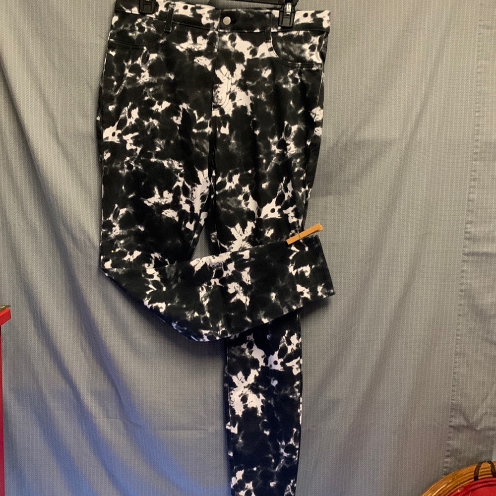 Stretch Skinny  Jeggins • High Rise • Fitted • Size L • NWT